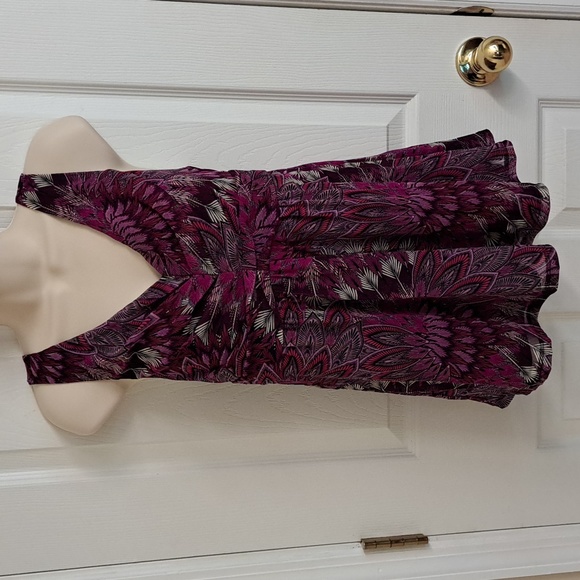 🌴 Fancy Fitted Zippered Tank Top in Shades of Rose and Wine - Picture 10 of 13